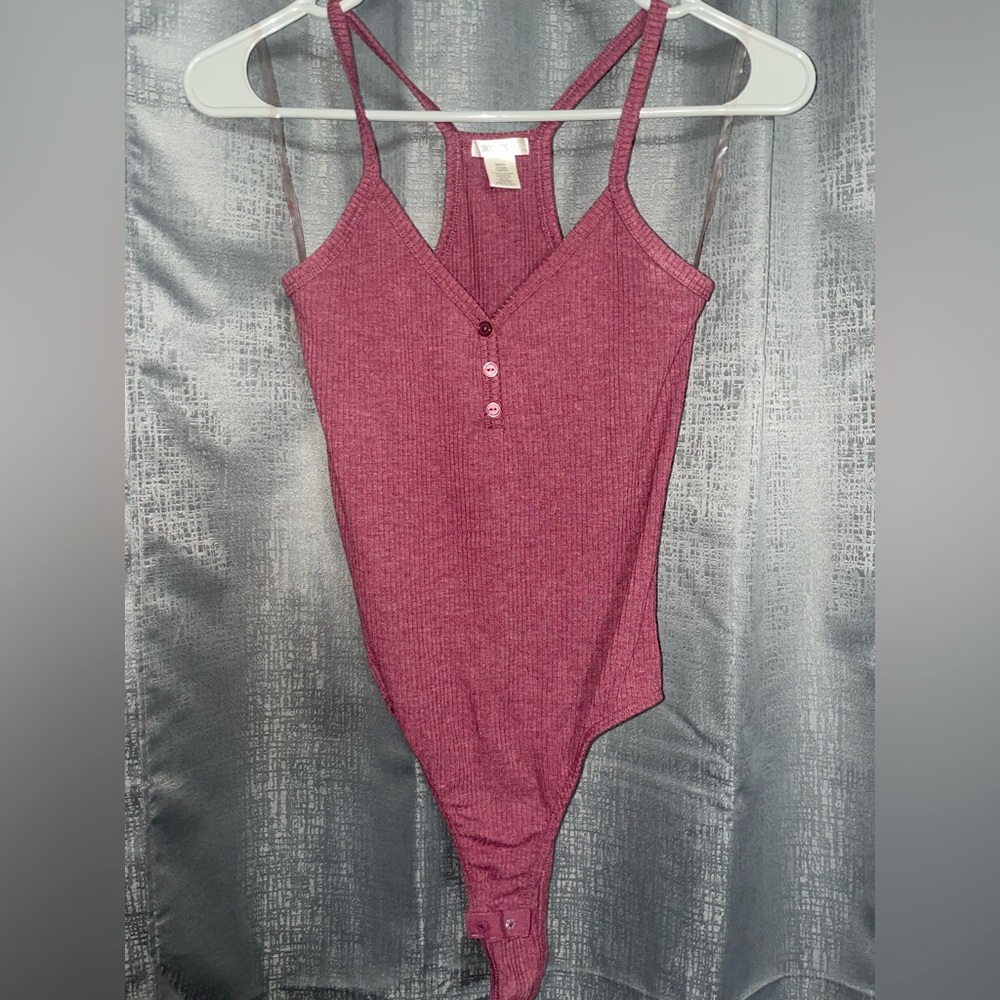 A small size plum colored one piece top, summer styled top 💗